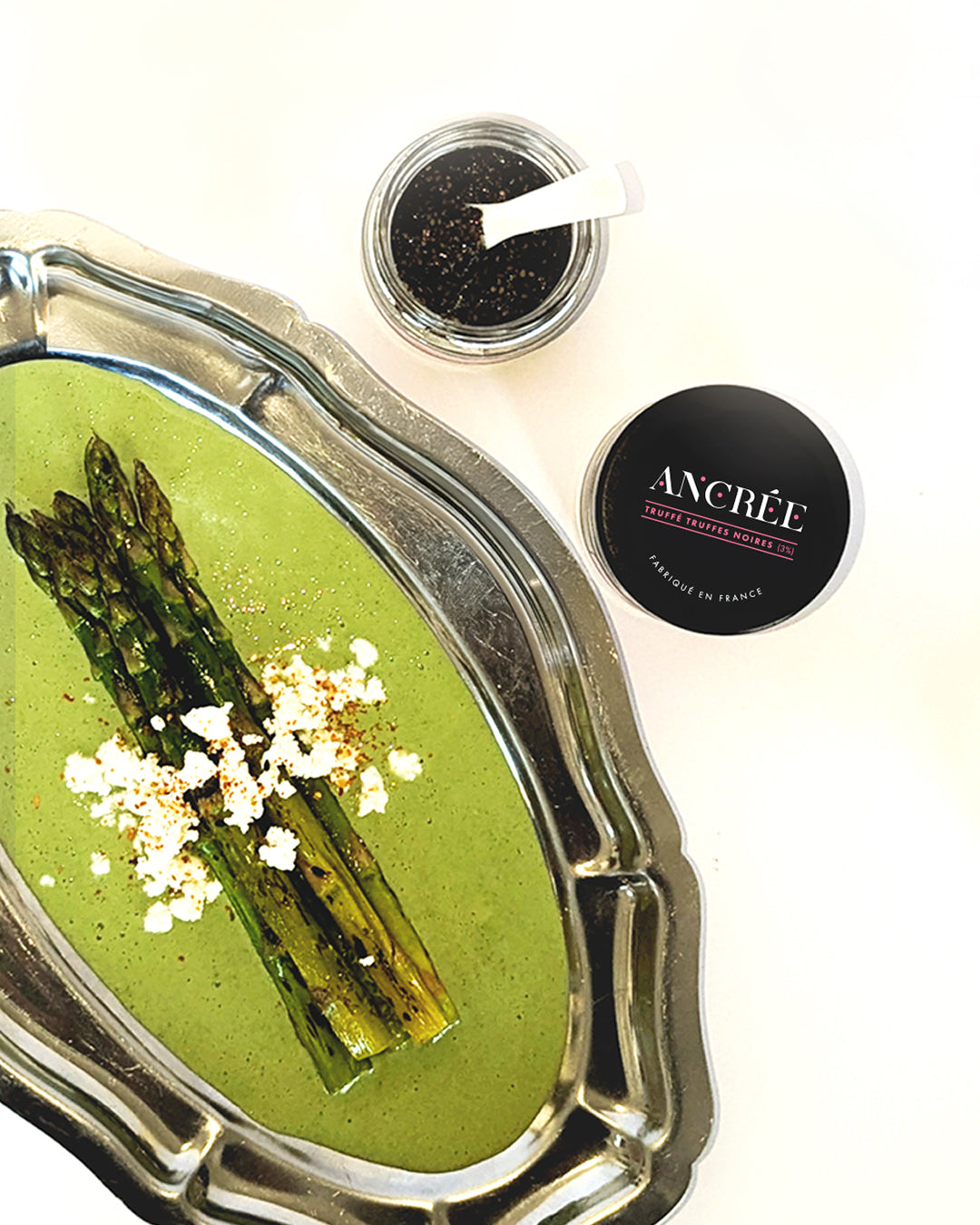 Association du caviar végétal avec des asperges snackées